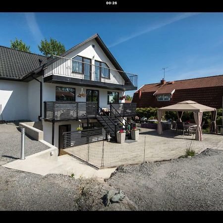Lagenhet I Villa Pa Fornudden Tyreso Kültér fotó