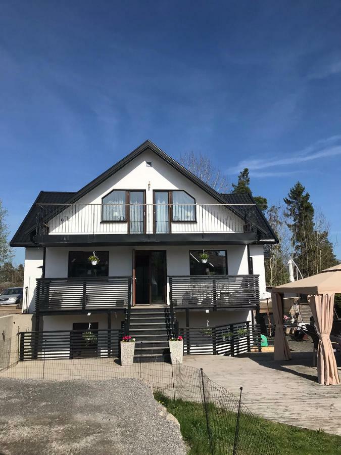 Lagenhet I Villa Pa Fornudden Tyreso Kültér fotó