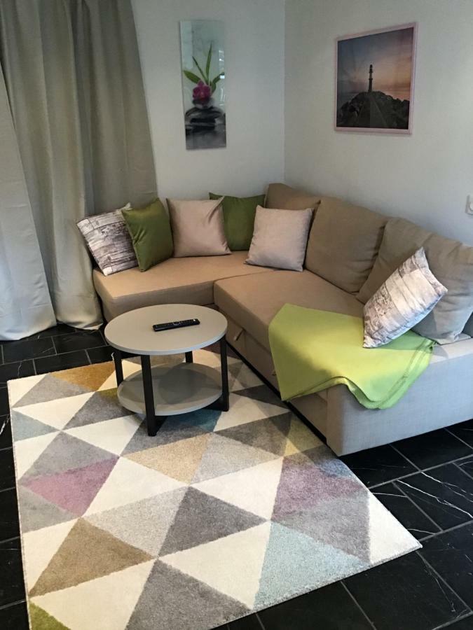 Lagenhet I Villa Pa Fornudden Tyreso Kültér fotó